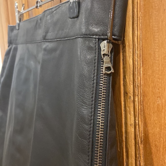Judith & Charles Leather skirt. - Picture 4 of 5